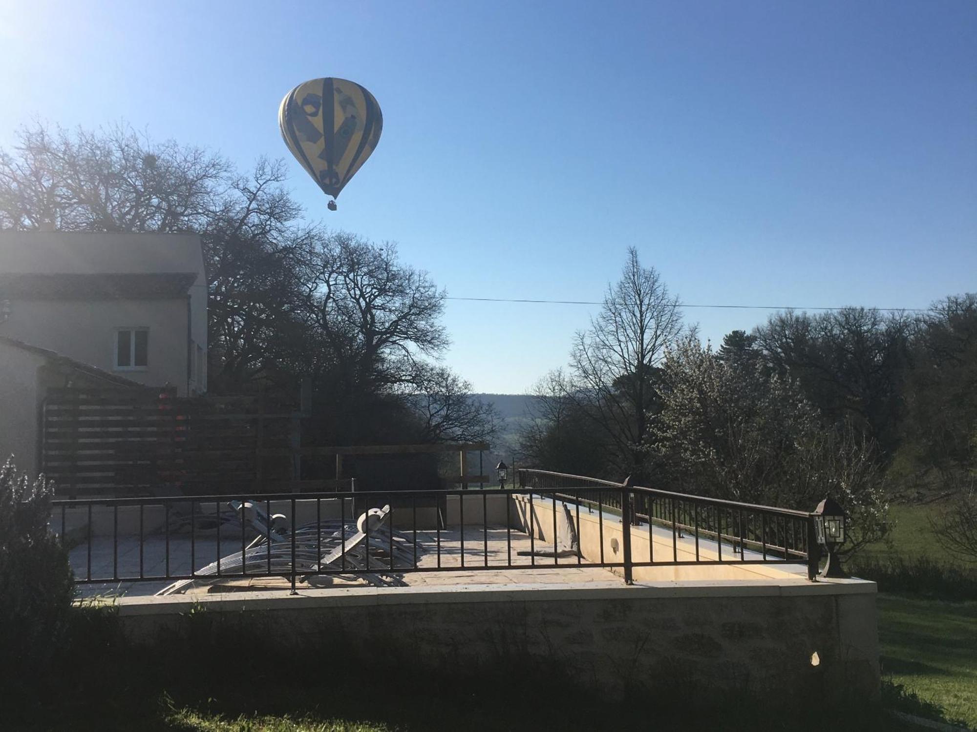 Les Anes De Forcalquier Hotel Exterior foto